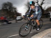 Nach nur einem Tag muss der Pole Michal Kwiatkowski das Leadertrikot an der Dauphiné-Rundfahrt wieder abgeben (Bild: KEYSTONE/LAURENT GILLIERON)