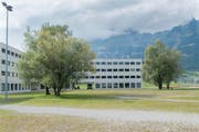Der geflohene Bankräuber war in der Strafanstalt Saxerriet in Salez inhaftiert. (Bild: Benjamin Manser)