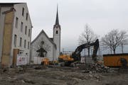 Auf diesem Grundstück sollen altersgerechte Wohnungen entstehen. Zurzeit werden aber noch archäologische Grabungen durchgeführt. (Bild: Urs Hanhart (Flüelen, 19. März 2018))