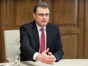 Eine Erhöhung der Leitzinsen kommt für SNB-Chef Thomas Jordan derzeit nicht in Frage. (Bild: KEYSTONE/GAETAN BALLY)