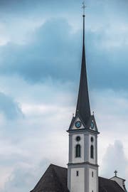 Der Turm der katholischen Pfarrkirche St. Jakobus in Rain. (Bild: Boris Bürgisser, 8.Juni 2018)