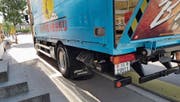 Damit die Getränke geliefert werden können, muss der Lastwagen vor dem Restaurant auf dem Trottoir anhalten. (Bild: pd)