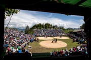 Das Bergfest auf dem Stoos überzeugt mit einem starken Teilnehmerfeld und einer tollen Kulisse. (Alexandra Wey, Keystone (Stoos, 12. Juni 2016)