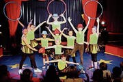 Mit Begeisterung und grossem Einsatz studierten die Schülerinnen und Schüler Kunststücke ein. (Bild: PD)