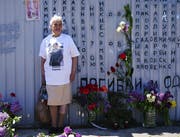 «Sie starben für Odessa»: Gedenkstätte vor dem Gewerkschaftsgebäude auf dem Kulikow-Platz. (Getty (Odessa, 2. Mai 2018))