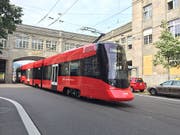 Die neuen Tango-Züge der Appenzeller Bahnen sind zugleich Trams und Überlandzüge. (Bild: Silvia Minder, sda)