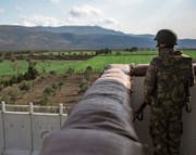 Mauern prägen auch die heutige Welt. Ein türkischer Soldat an der Grenze zu Syrien.