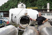Mit seinem U-Boot will Franz Hattan ab August Passagierfahrten anbieten. (Bild: Corinne Glanzmann (Stansstad, 6. Juni 2018))