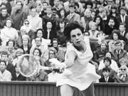 Dominantes Spiel am Netz und 19 Grand-Slam-Titel: Der brasilianische Tennisstar Maria Bueno starb mit 78 Jahren an Krebs. (Bild: KEYSTONE/AP/LAURENCE HARRIS)