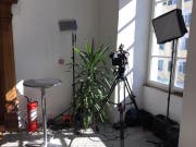 Das temporäre Fernseh-Studio im Rathaus in Stans. | Bild: Oliver Mattmann