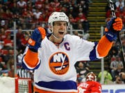 John Tavares jubelt künftig im Dress der Toronto Maple Leafs (Bild: KEYSTONE/AP/PAUL SANCYA)