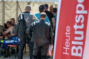 400 Töfffahrer spendeten am Wochenende auf dem Glaubenberg Blut. (Bild:pd)