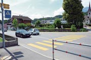 Der Fussgängerstreifen bei der Buswendeschleife in St. Jakob ist unter anderem Gegenstand eines Betriebs- und Gestaltungskonzepts von Kanton und Gemeinde. (Bilder: Martin Uebelhart, Ennetmoos, 29. Juni 2018)