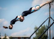 Dieses Highlight hat auch Auswärtige in die Hafenstadt gelockt: Die Lake Rings, von denen man einen Abgang direkt in den See machen konnte. Bild: Reto Martin