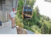 VR-Präsident Benno Barmettler nimmt die Bahn in Empfang. (Bild: Christoph Jud, 1. Juli 2018)