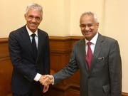 Bundesanwalt Michael Lauber (links) hat sich mit seinem malaysischen Amtskollegen Tommy Thomas zum Fall 1MDB ausgetauscht. (Bild: Bundesanwaltschaft)