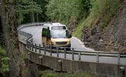 Ein Postauto unterwegs zwischen Wolfenschiessen und Oberrickenbach. (Bild: Corinne Glanzmann (6. Juni 2017))