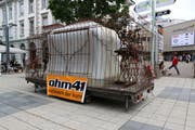 Eine von zahlreichen Kunstinstallationen in der Oberen Bahnhofstrasse. (Bild: PD)