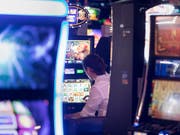 1,4 Million Franken verspielte der ehemalige Pfarrer von Küssnacht im Casino. (Bild: KEYSTONE/GAETAN BALLY)