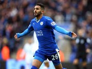 Für ihn zahlte Manchester City die Rekord-Ablösesumme von über 60 Millionen Pfund: Riyad Mahrez, hier im Dress seines bisherigen Klubs Leicester (Bild: KEYSTONE/EPA/TIM KEETON)