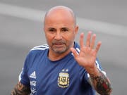 Trotz dem frühen Ausscheiden an der WM in Russland sieht es für Argentiniens Nationaltrainer Jorge Sampaoli nicht nach Abschied aus (Bild: KEYSTONE/AP/RICARDO MAZALAN)