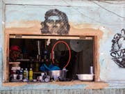 Ein privat lizenzierter Laden für Haushaltswaren in der kubanischen Hauptstadt Havanna. (Bild: KEYSTONE/AP/DESMOND BOYLAN)