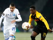 Jordan Lotomba (rechts), hier in einem Europa-League-Spiel (Bild: KEYSTONE/PETER KLAUNZER)