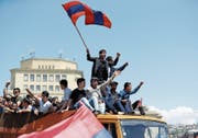 Drei Kunstschaffende waren während der «samtenen Revolution» in Armeniens Hauptstadt Jerewan unterwegs. (Bild: PD)