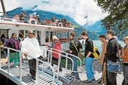 Der Landungssteg Tellsplatte muss saniert werden. Streitpunkt ist die Finanzierung. (Bild: Swiss-Image)