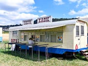 Zurzeit gastiert der Circus Royal in Affoltern am Albis. Obwohl die Betriebs AG Konkurs angemeldet hat, gehen die Vorstellungen weiter. (Bild: KEYSTONE/WALTER BIERI)