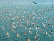Für 9000 Schwimmerinnen und Schwimmer hätte es Tickets gegeben, doch nur rund 7700 wollten mitmachen: Das neue Online-Verkaufssystem ist wohl einer der Hauptgründe für den Teilnehmerrückgang in diesem Jahr. (Bild: KEYSTONE/ENNIO LEANZA)