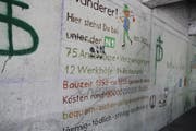 Die Ausmasse des N1-Bauwerks sind an einer Inschrift auf der Wand festgehalten. (Bild: Philipp Stutz)