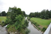 Der Binnenkanal und die Murg münden vor der Rohrer Brücke in die Thur.