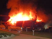 Um den Grossbrand zu löschen rückten 120 Feuerwehrleute aus. (Bild: BRK News)