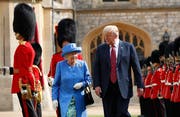 Queen Elizabeth II. empfing den US-Präsidenten tradionsgemäss im Schloss Windsor. (Pablo Martinez Monsivais/AP, 13 Juli 2018)