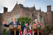 Donald Trump und Theresa May bei ihrer gemeinsamen Pressekonferenz in Aylesbury. (Stefan Rousseau/Getty, 13. Juli 2018)