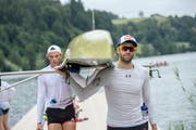 Kennen sich erst seit kurzem: Mario Gyr (rechts) und sein Ruderpartner Paul Jacquot. (Bild: Pius Amrein (Luzern, 11. Juli 2018))