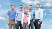 Die vierte Generation, von links: Reto Holenstein, Peter Holenstein, Yvonne Züger- Holenstein, Kurt Holenstein und Roman Holenstein. (Bild: PD)