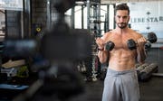 Gregory Dzemaili hat sich seinen beruflichen Traum mit einem eigenen Gym in Romanshorn erfüllt. (Bild: Reto Martin)