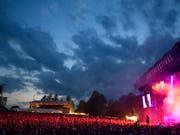 Zufriedene Besucher, zufriedene Organisatoren: Die Bilanz des diesjährigen Gurtenfestivals fällt positiv aus. (Bild: KEYSTONE/ANTHONY ANEX)