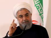 Der iranische Präsident Hassan Ruhani fordert sein Volk zum Zusammenstehen auf. (Bild: KEYSTONE/AP/RONALD ZAK)
