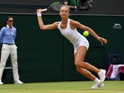 Leonie Küng verpasste im Wimbledon-Final der Frauen den ganz grossen Wurf (Bild: KEYSTONE/EPA/GERRY PENNY)