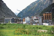 In Andermatt entstehen neue Jobs. Für die dort Beschäftigten braucht es aber neuen Wohnraum. (Bild: Urs Hanhart (Andermatt, 5. Juni 2018))