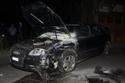 Bei der Frontalkollision wurde ein 19-Jähriger verletzt. (Bild: Kapo SG)