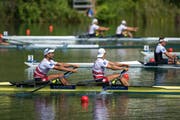 Nico Stahlberger (links) und Roman Röösli auf dem Rotsee (Bild: Dominik Wunderli (Luzern, 15. Juli 2018))