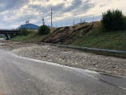 Nach starkem Regen, welcher die Region St.Gallen am frühen Sonntagabend erreichte, wurde bei Wil die Autobahn A1 geflutet. (Bild: pd)