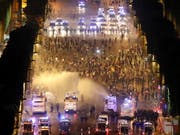 In der Nacht auf Montag kam es während und nach den Jubelfeiern über den Sieg bei der Fussballweltmeisterschaft zu zahlreichen Ausschreitungen und Plünderungen in ganz Frankreich. (Bild: KEYSTONE/EPA/GUILLAUME HORCAJUELO)