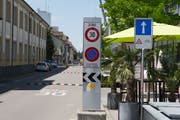 Die Säntisstrasse soll bereits ab der Verzweigung Hubstrasse als Einbahnstrasse geführt werden. Anwohner der Säntisstrasse wehren sich jedoch dagegen. (Bild: Claudio Weder)