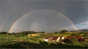 Ein doppelter Regenbogen über dem Dottenwil in Wittenbach. (Bild: Ueli Bächtold)