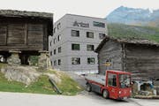 Das Wellness-Hostel 4000 in Saas-Fee wurde aus einer Public-Privat-Partnerschaft finanziert. (Bild: Maxime Schmid/Keystone (19. September 2014)